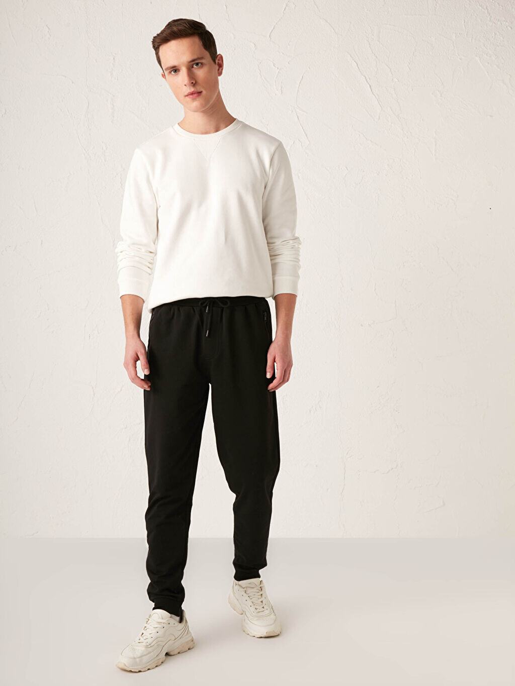 

Мужские спортивные штаны Standard Fit Jogger LC Waikiki Basic