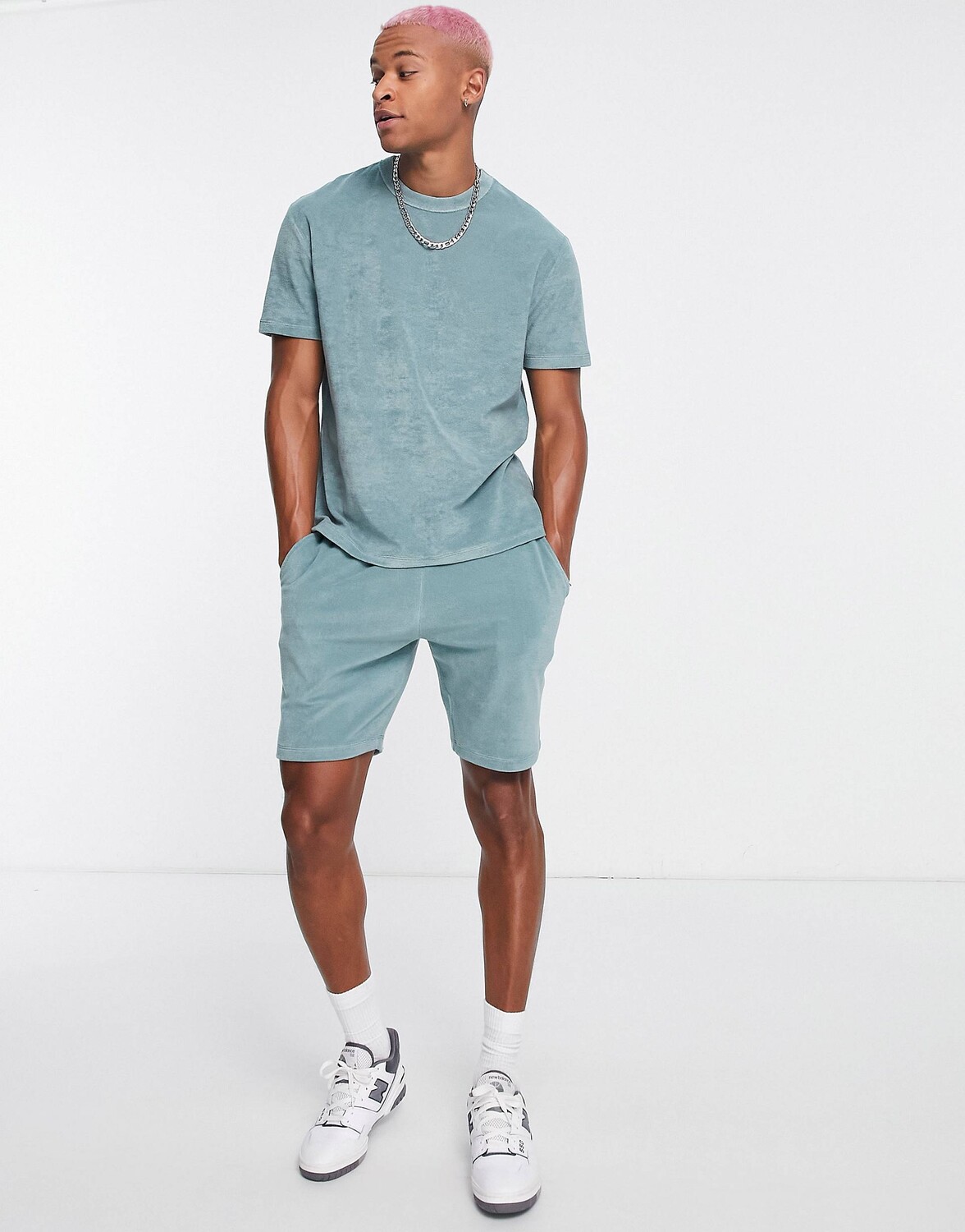 

Зеленые махровые шорты свободного кроя ASOS DESIGN co-ord