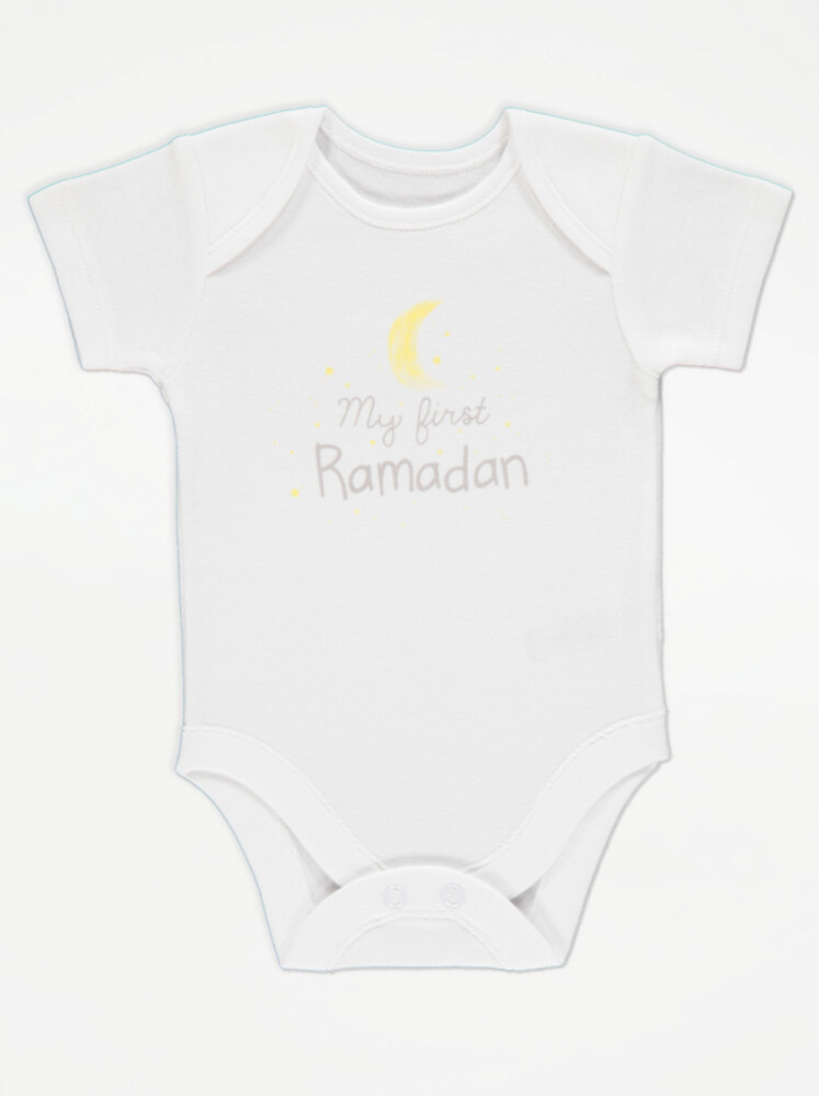 

Белое боди с надписью My First Ramadan George., белый