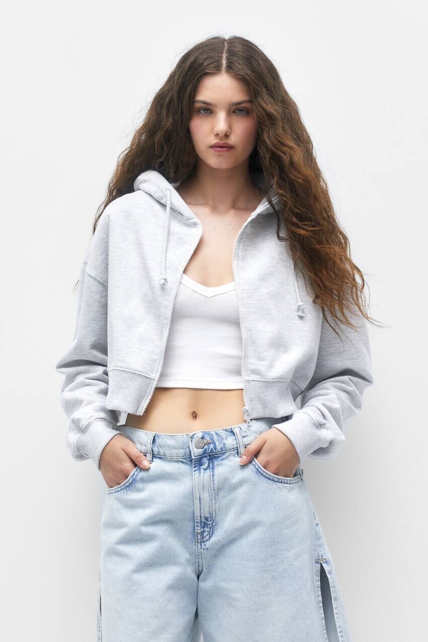

Укороченная толстовка с капюшоном на молнии Pull&Bear, серый