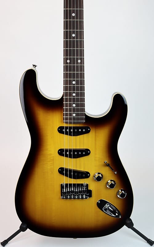 

Fender Aerodyne Special Stratocaster Шоколадный взрыв