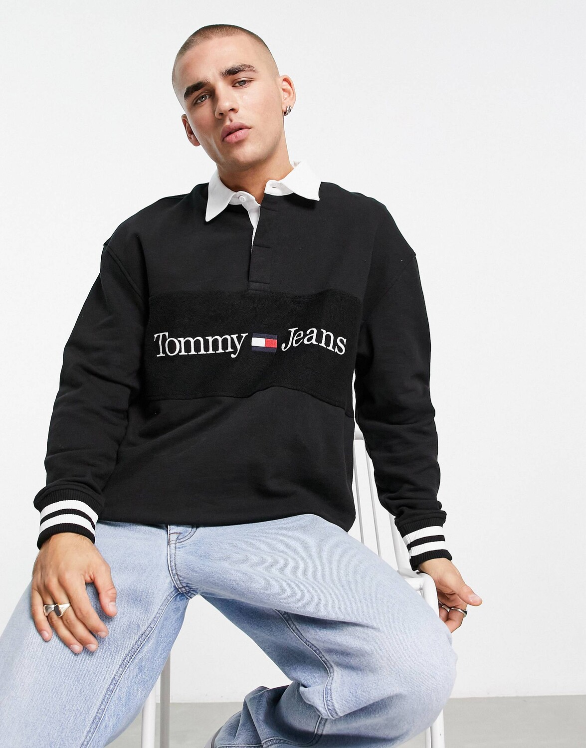 

Черная рубашка-поло свободного кроя в стиле регби с логотипом Tommy Jeans