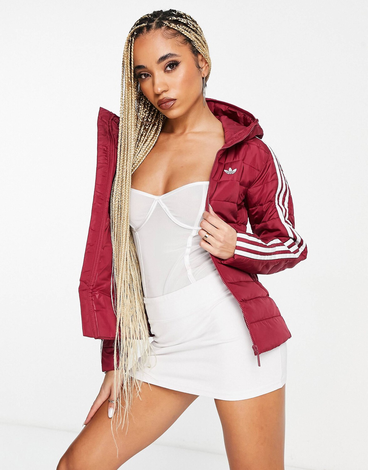 

Бордовый узкий пуховик с трилистником adidas Originals