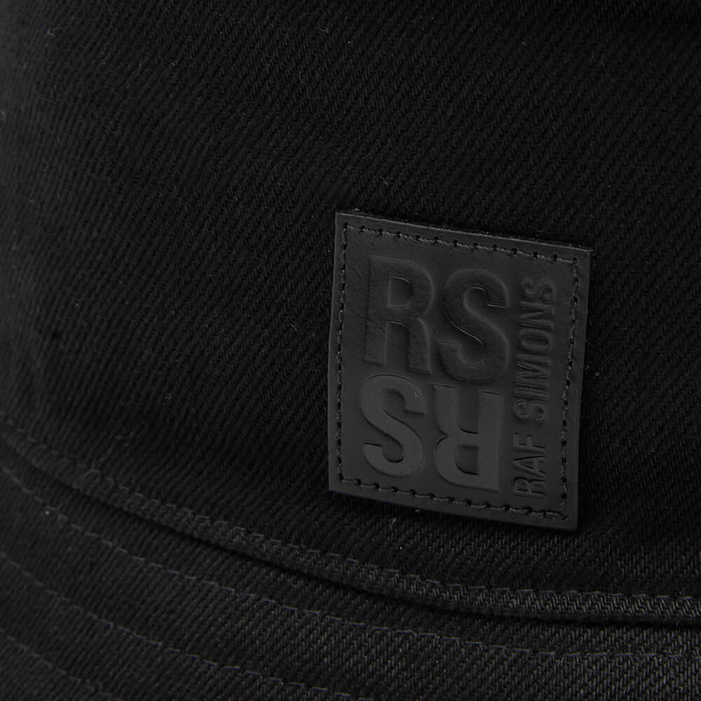 

Панама с кожаной нашивкой Raf Simons