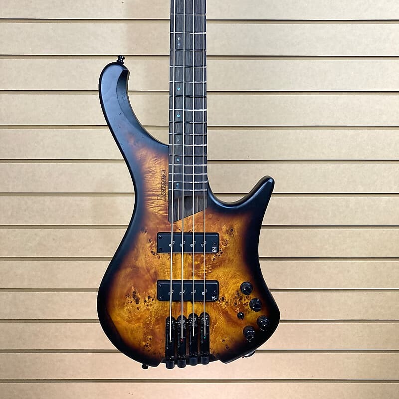 

Гитара с сумкой Ibanez, драконий глаз