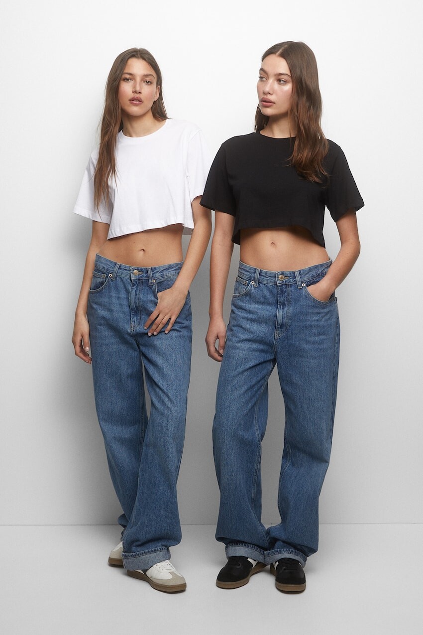 

Набор из 2 базовых укороченных футболок Pull&Bear, белый черный