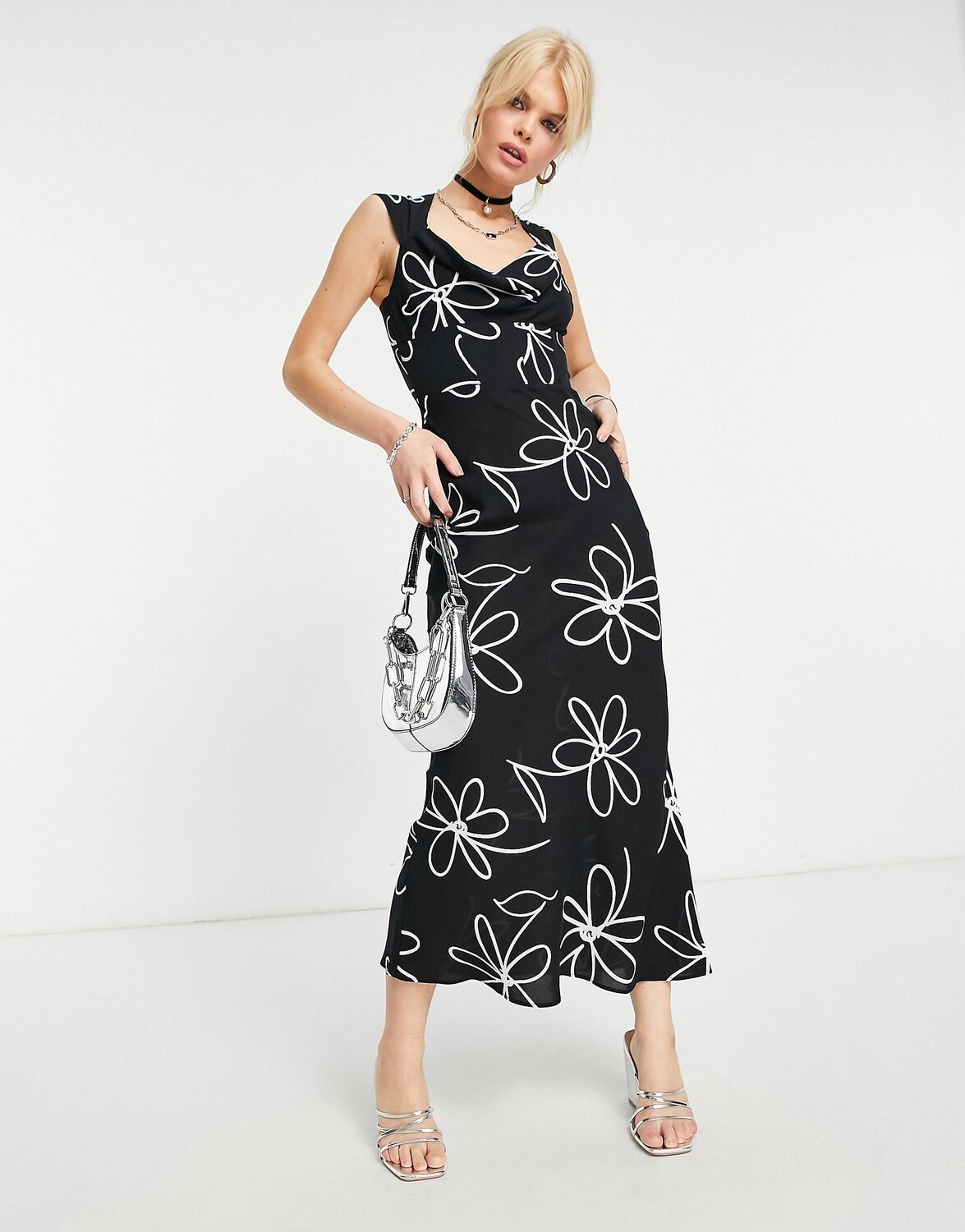 

Однотонное платье макси с корсетом и воротником-хомутом ASOS DESIGN