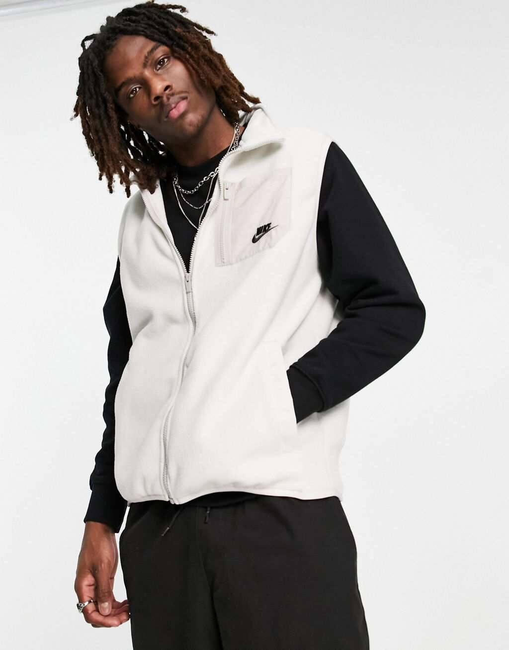 

Белоснежный флисовый жилет Nike Sport Utility