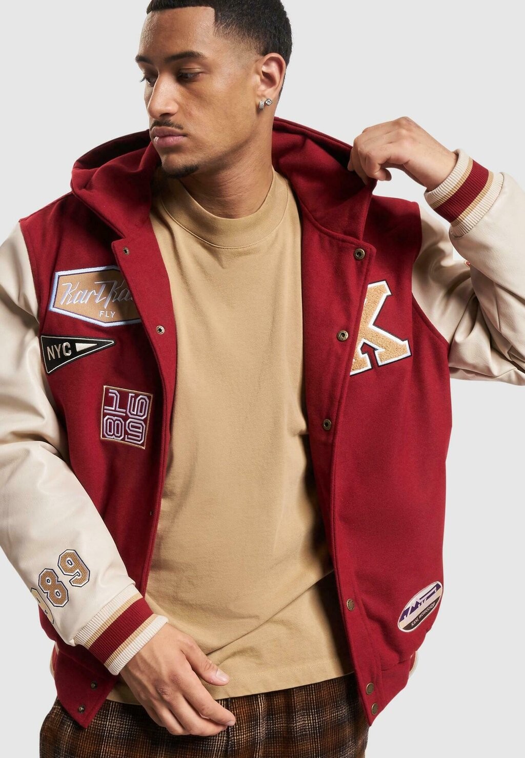 

Куртка светлая RETRO PATCH BLOCK COLLEGE Karl Kani, цвет darkred offwhite