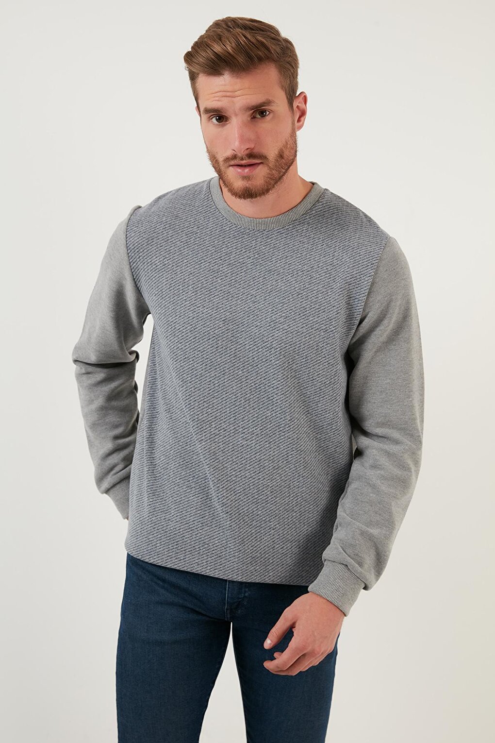Хлопковый свитер обычного кроя с круглым вырезом 59052111 Buratti, серый