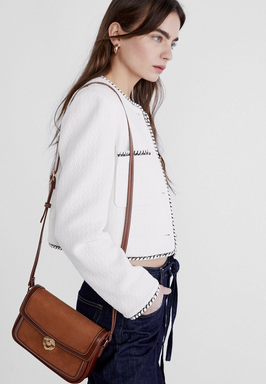 

Сумка через плечо CONTRAST Stradivarius, цвет camel