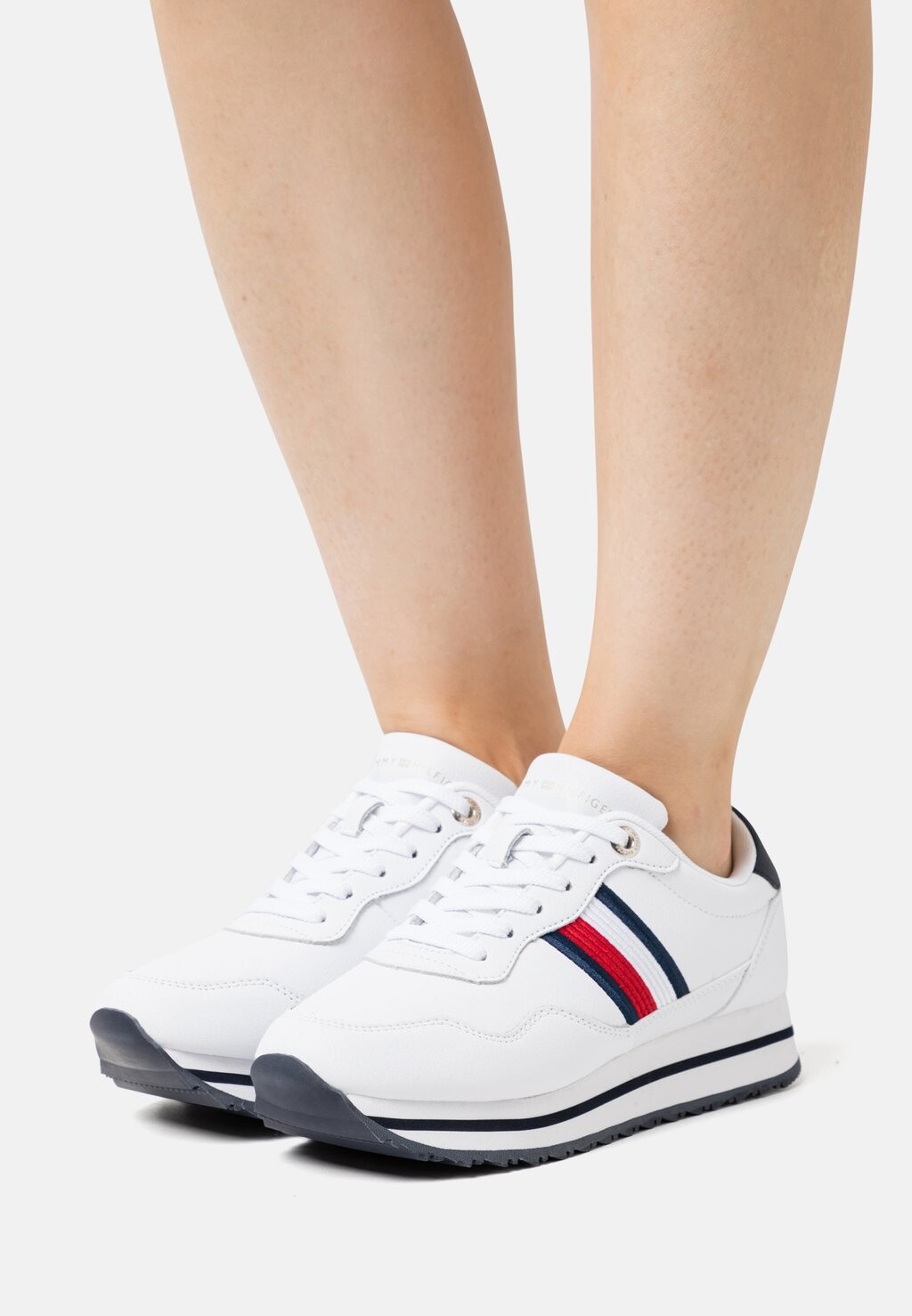 

Кроссовки Tommy Hilfiger, белый Essential Webbing Runner, белый