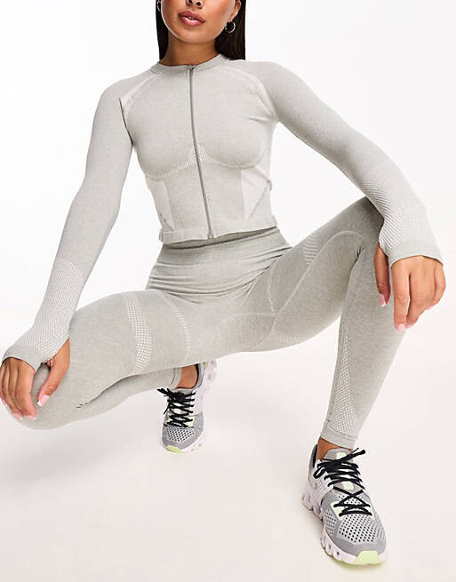 

ASOS 4505 бесшовная модель с длинными рукавами и молнией сверху.