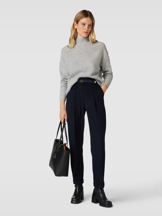 

Покупатель с информацией на этикетке Lauren Ralph Lauren, черный