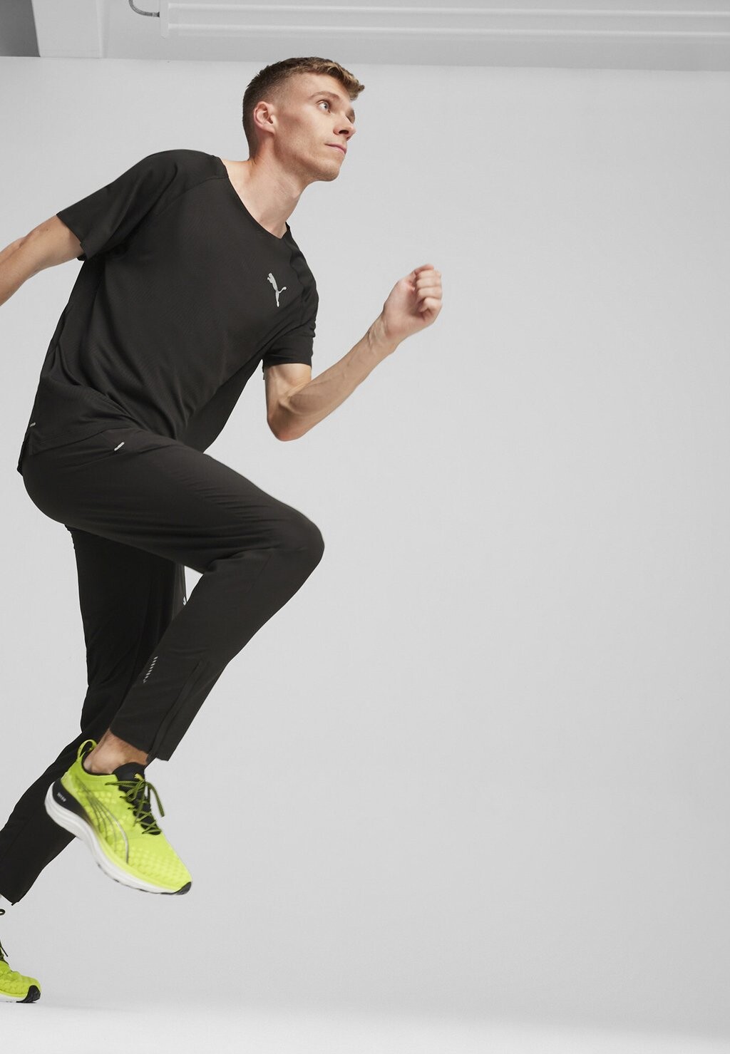 

Стабилизирующие кроссовки Foreverrun Nitro Puma, цвет lime pow black white