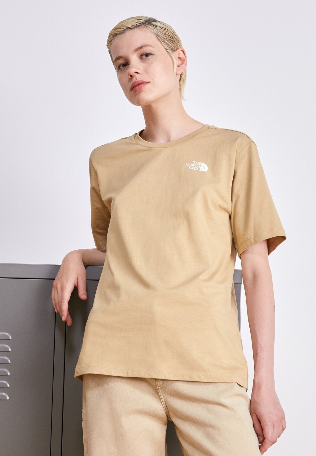 

Базовая футболка The North Face RELAXED SIMPLE DOME, бежевый