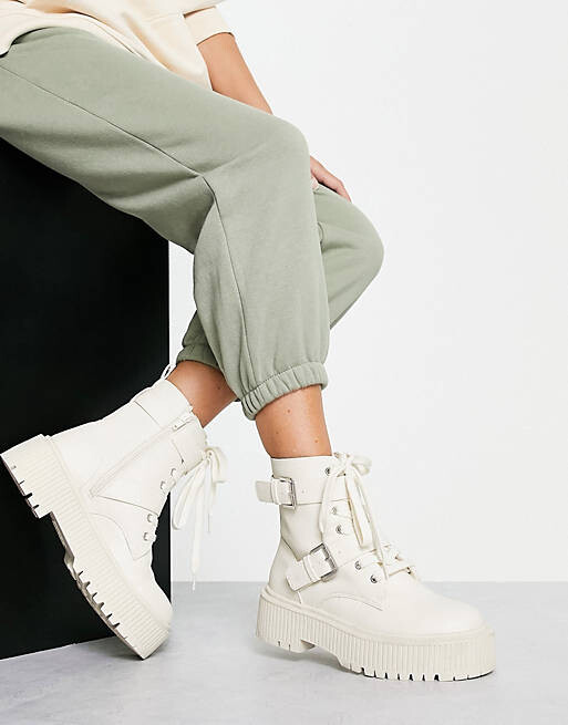 

Белые массивные плоские ботинки на шнуровке New Look, Белый