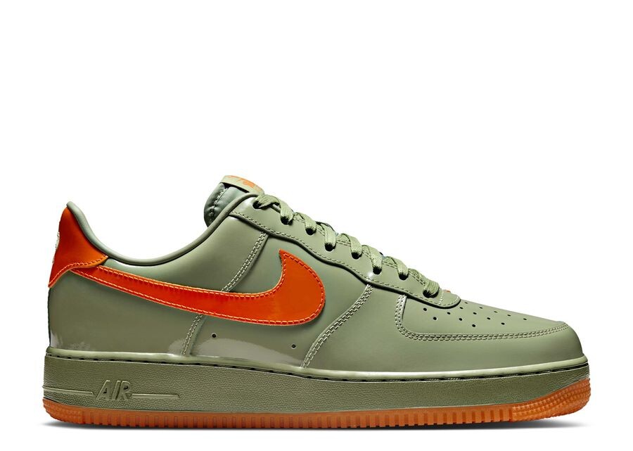 

Кроссовки Nike Air Force 1 Low, цвет Oil Green Safety Orange