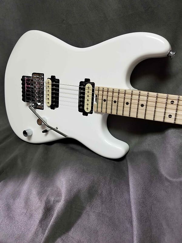 

Электрогитара Charvel Pro-Mod San Dimas Style 1 HH FR M Snow White