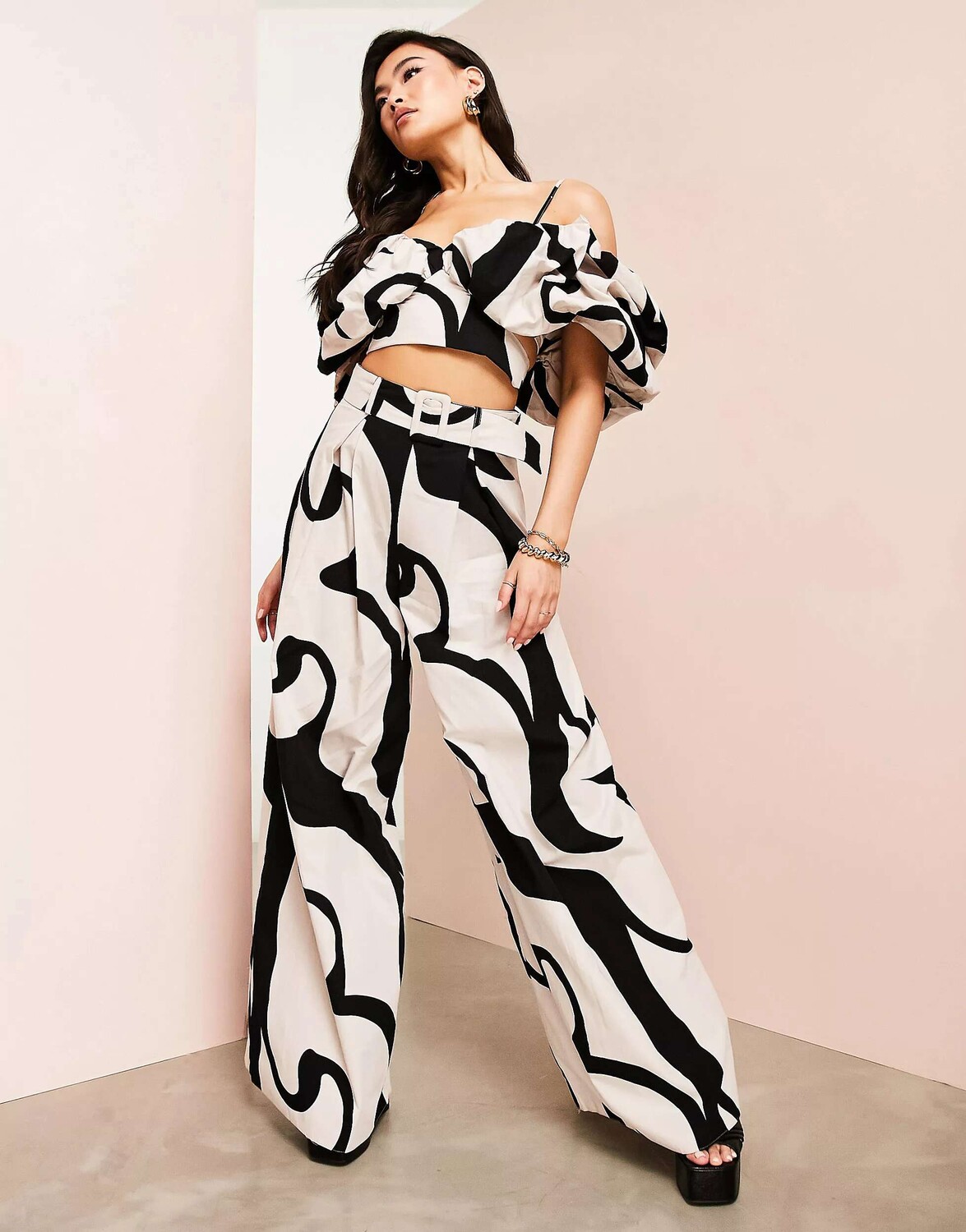 

ASOS LUXE широкие брюки из хлопка с завитками и принтом