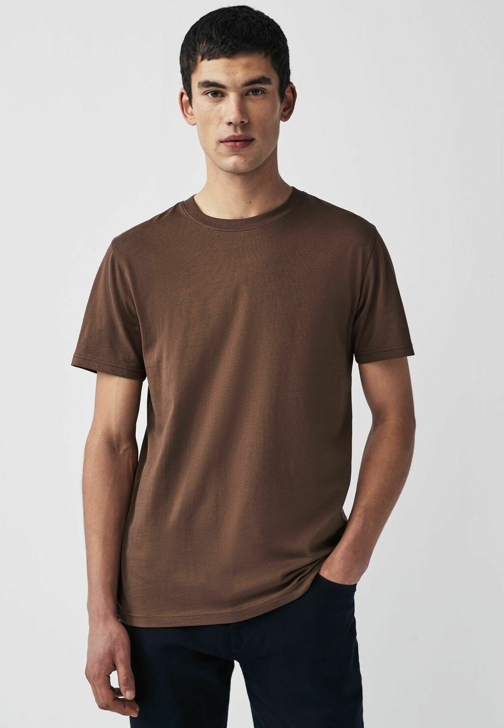

Базовая футболка ESSENTIAL CREW NECK REGULAR Next, цвет chocolate mid brown