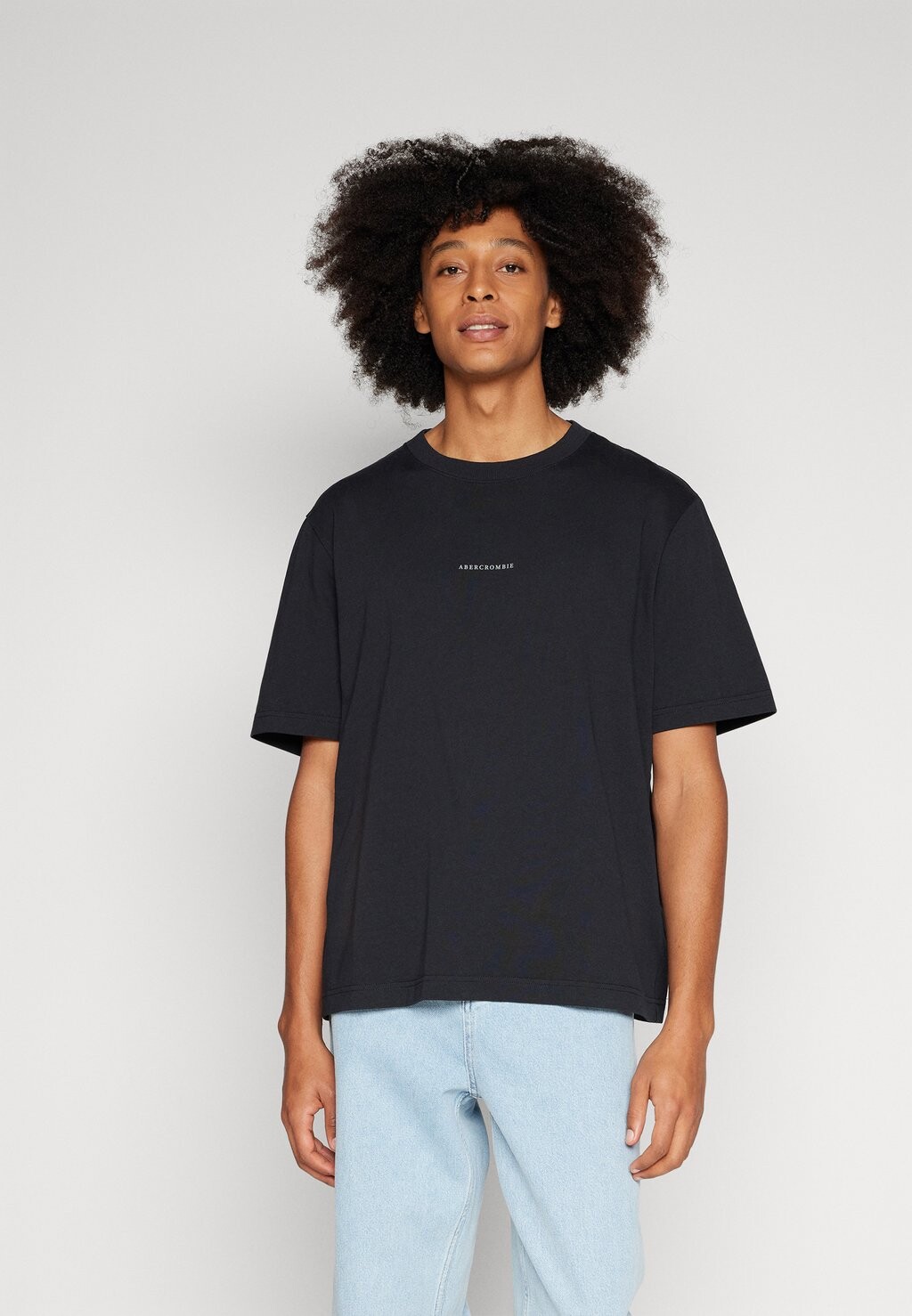 

Базовая футболка Premium Polished Micro-Logo Tee Abercrombie & Fitch