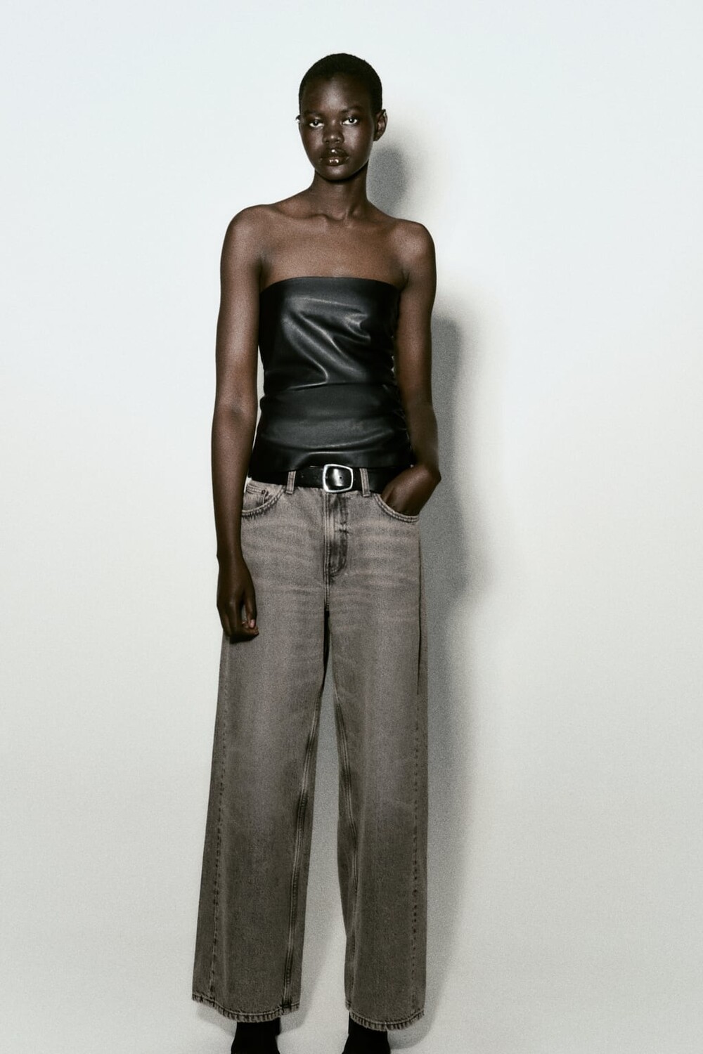 

Топ без бретелек с эффектом кожи ZARA, черный