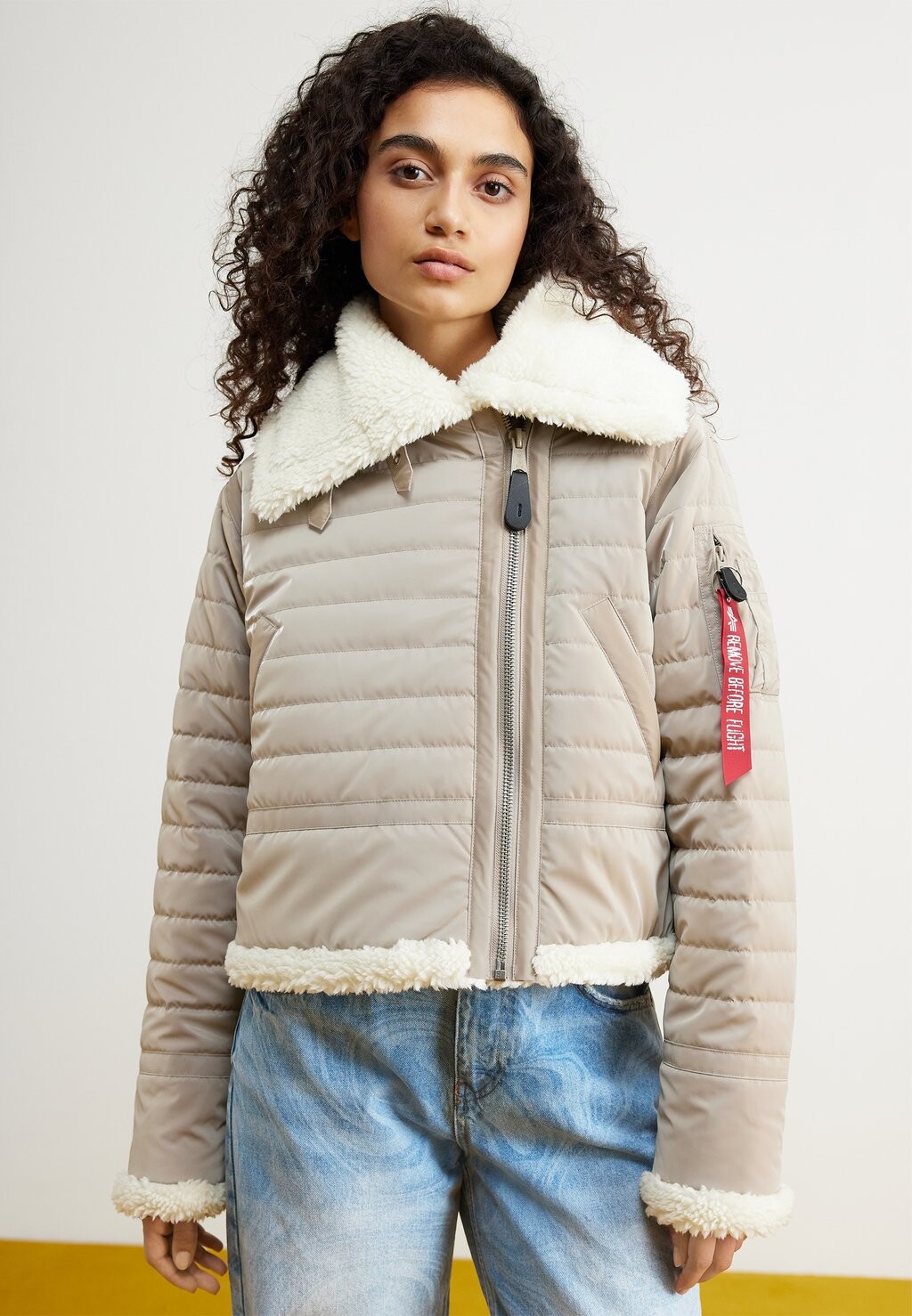 

Зимняя куртка Alpha Industries ПУФФЕР, цвет vintage sand