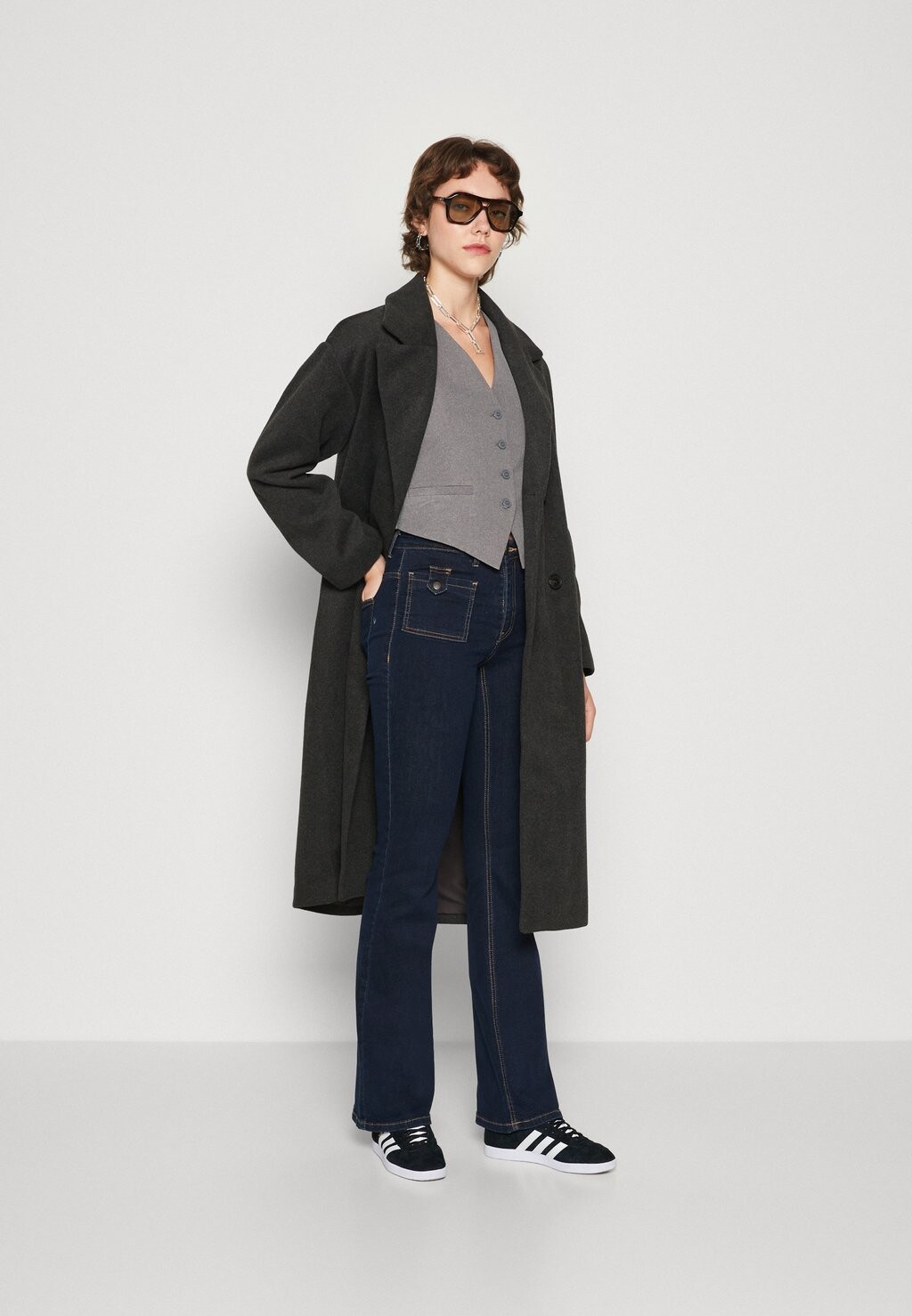 

Расклешенные джинсы ONLPAOLA POCKET ONLY, темно-синий деним