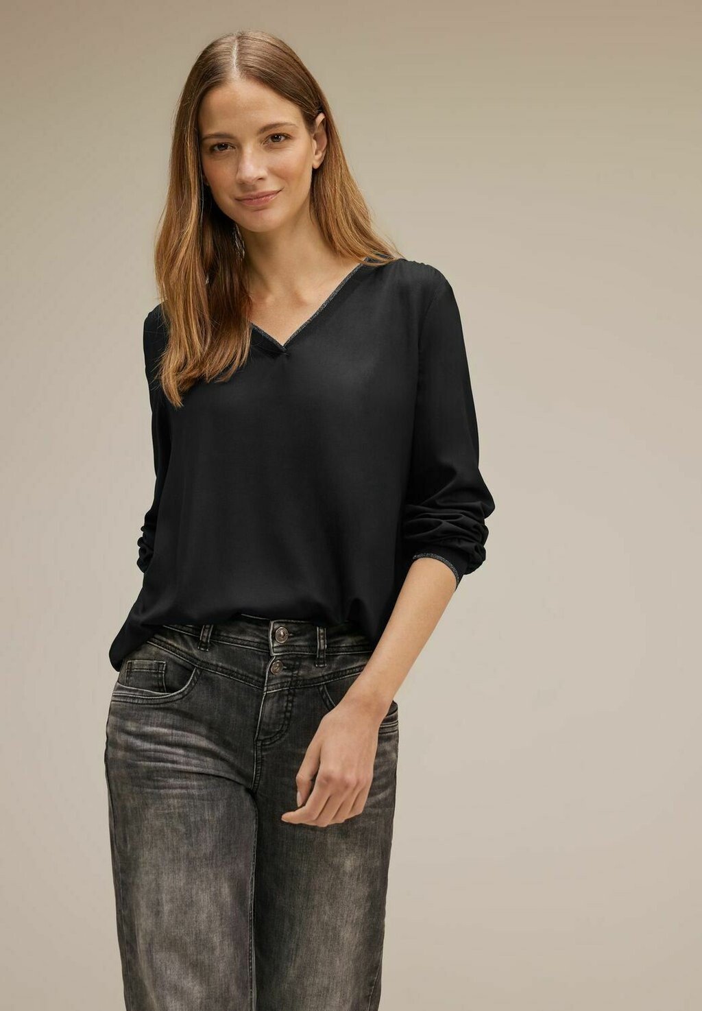 

Блузка MIT V-NECK Street One, цвет schwarz