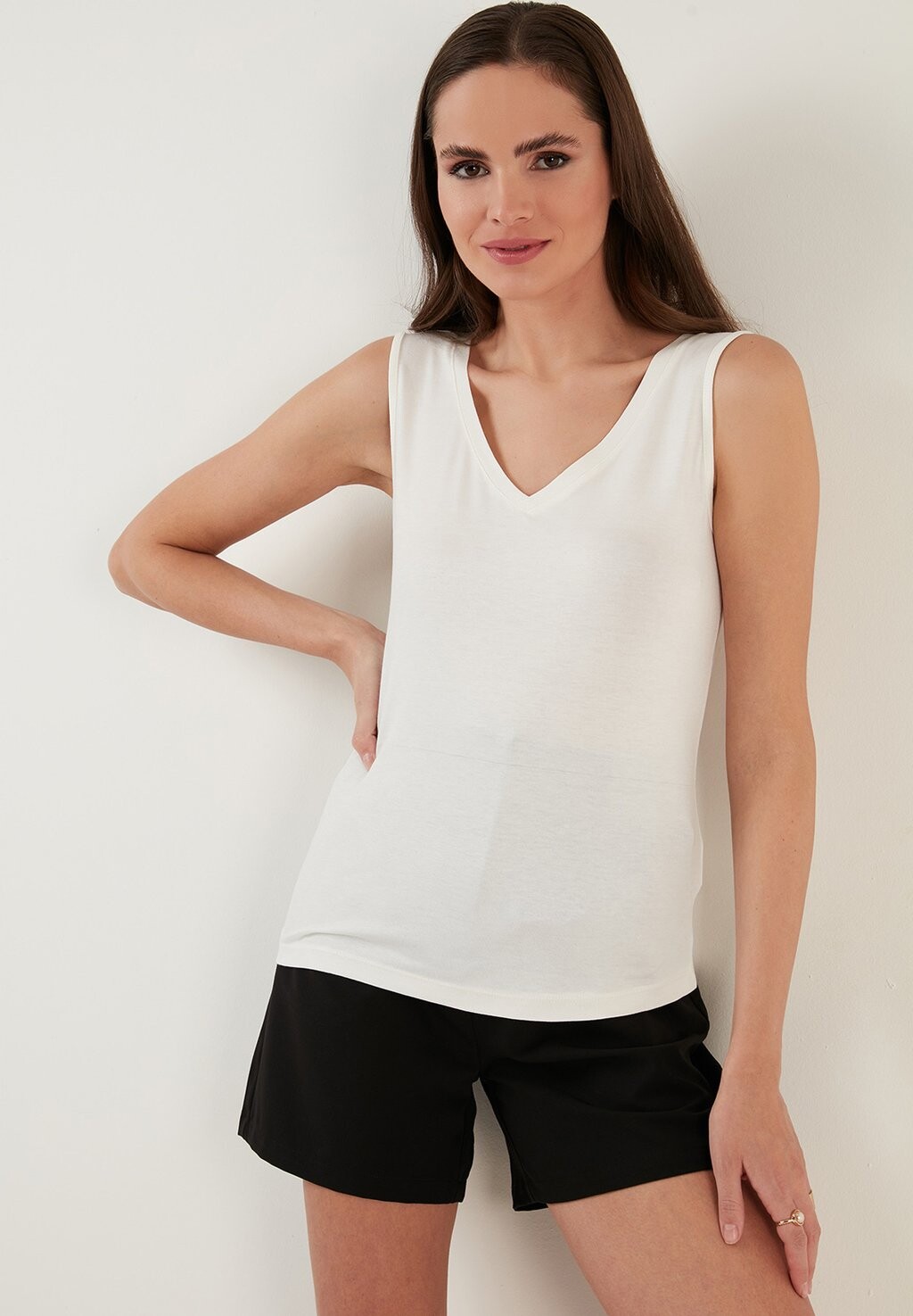 

Топ LELA