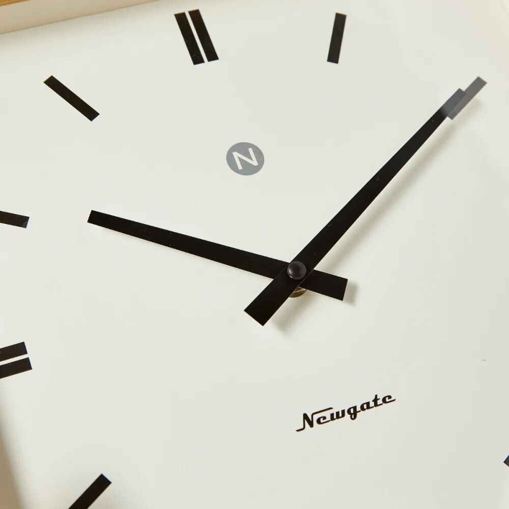 Newgate Clocks Настенные часы Fiji с циферблатом для мопеда