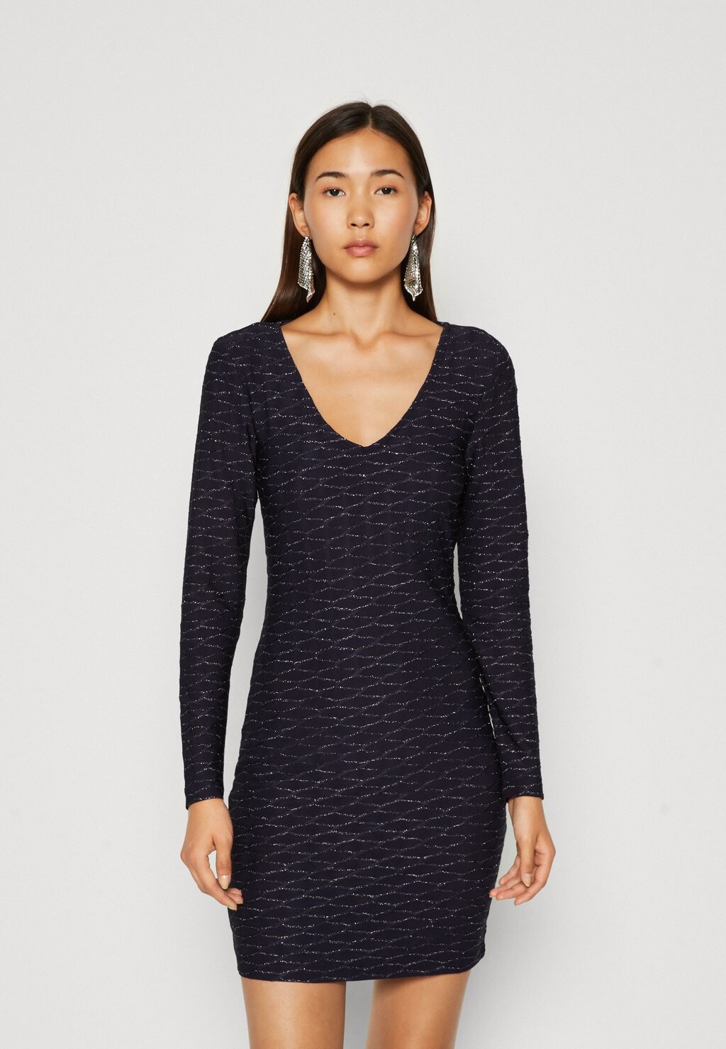 

Элегантное платье Onlastra V Neck Glitter ONLY, цвет blue/frosted almond