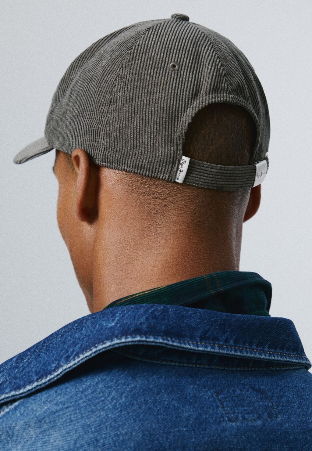 

Колпачок Pepe Jeans, оливково-зеленый.