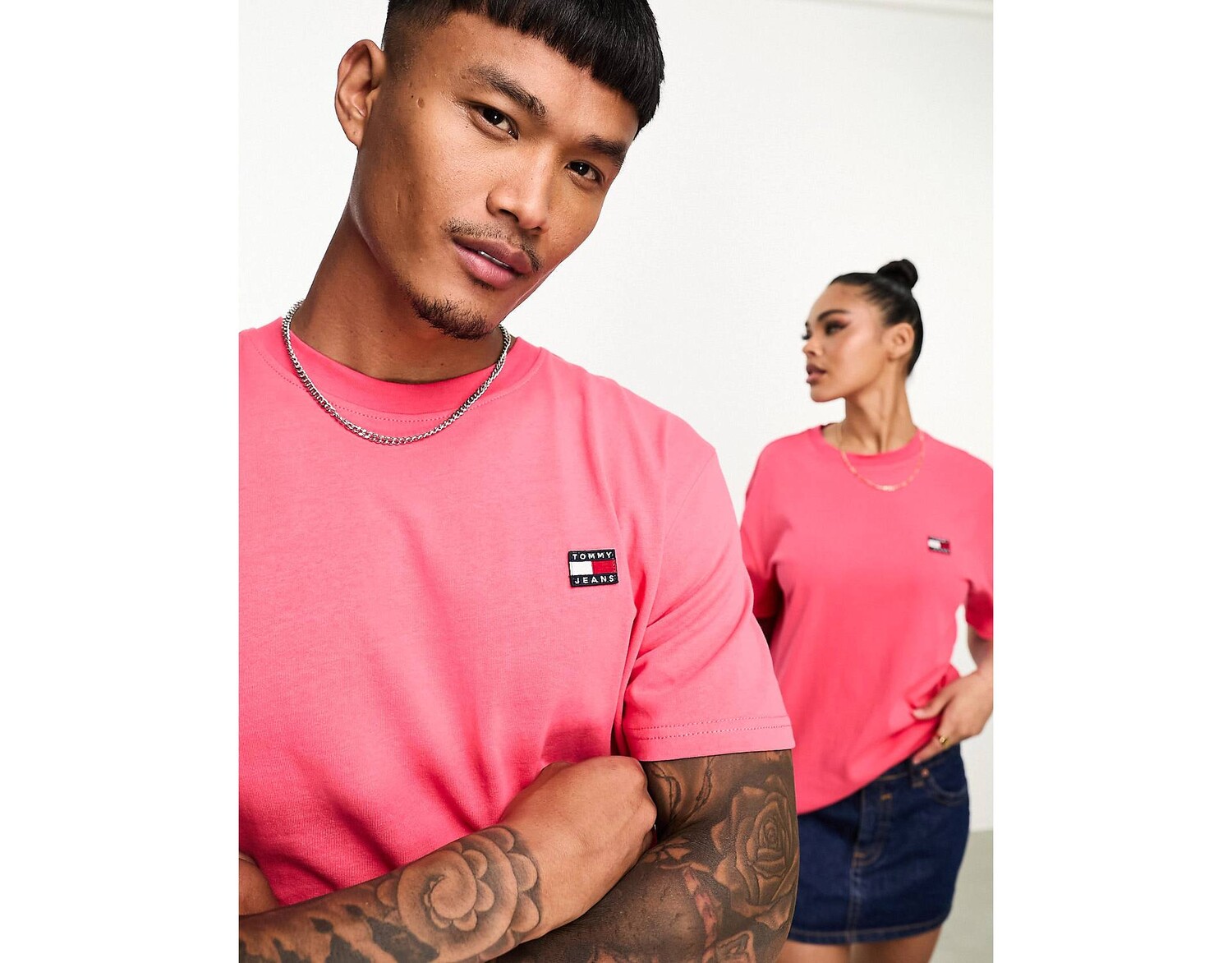 

Классический розовый значок унисекс с логотипом Tommy Jeans