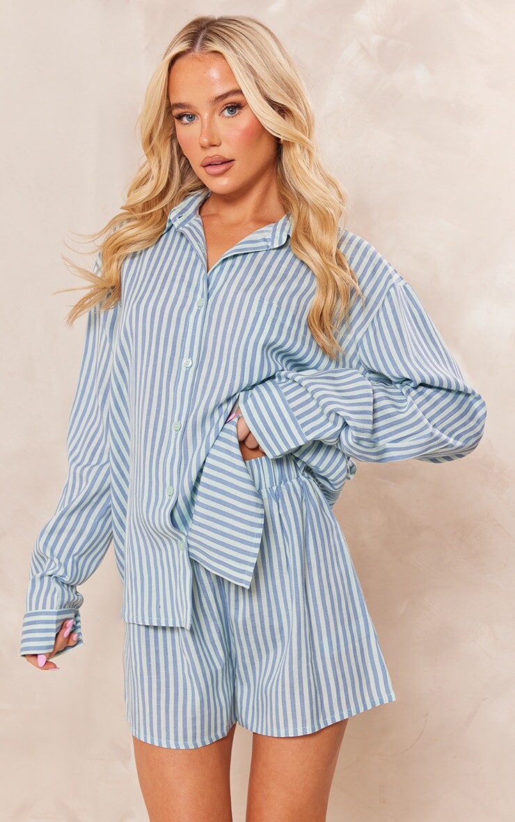

PrettyLittleThing Рубашка оверсайз из льняной ткани синего цвета в тональную полоску