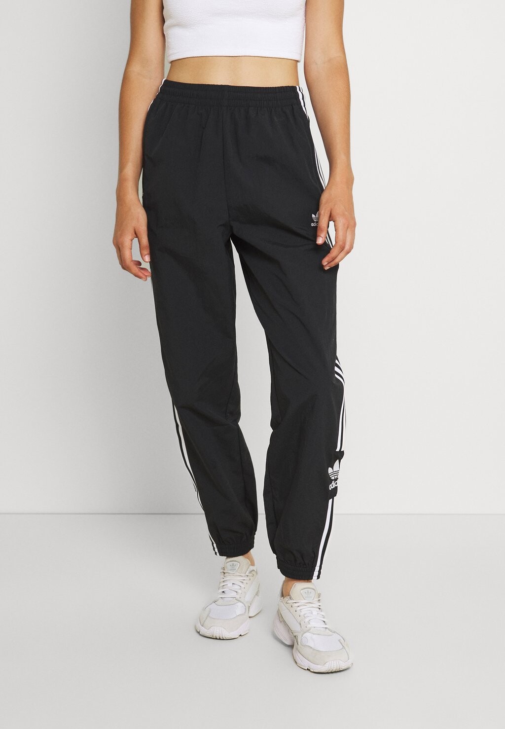 

Спортивные брюки adidas Originals, черный
