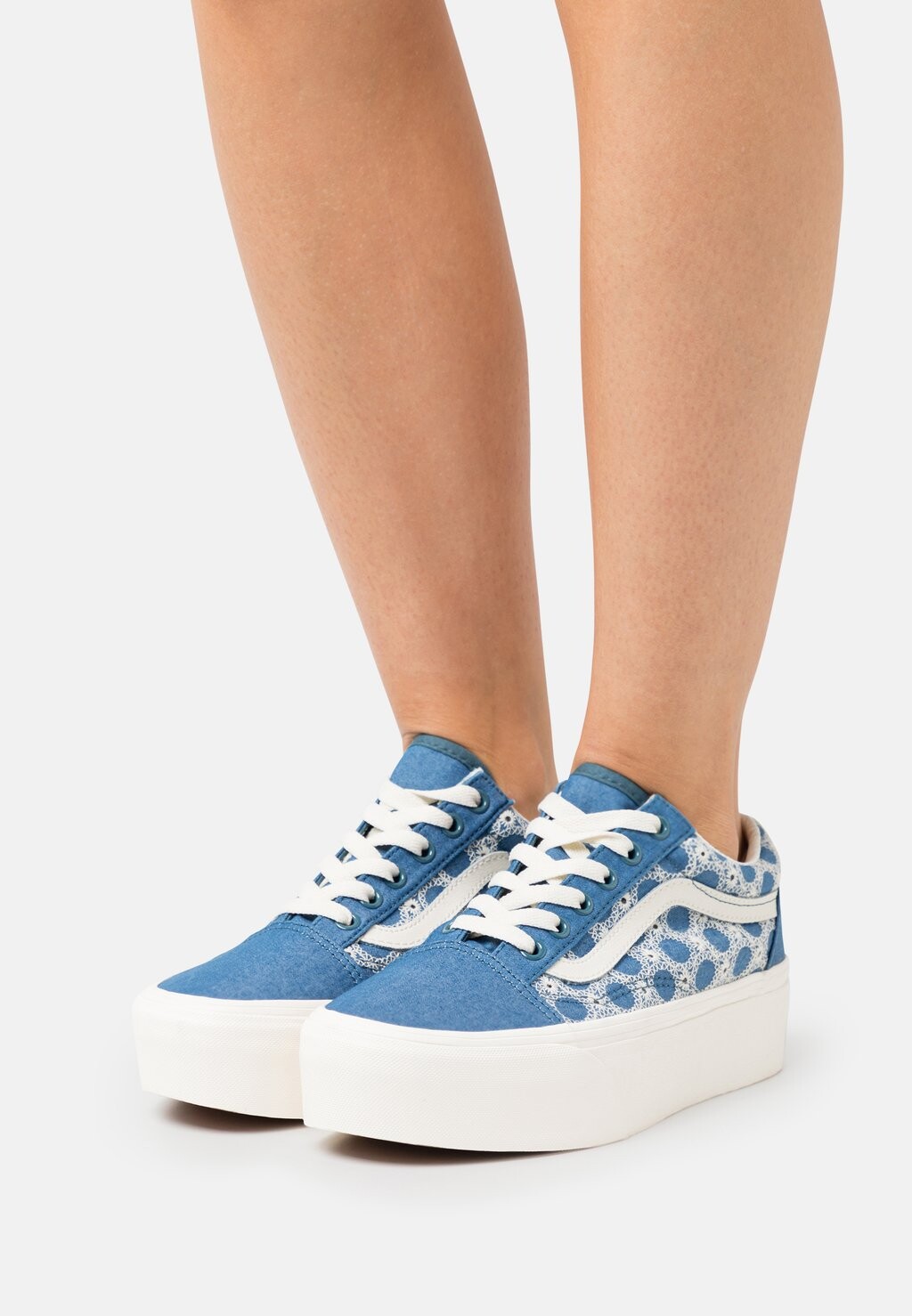 

Кроссовки Vans