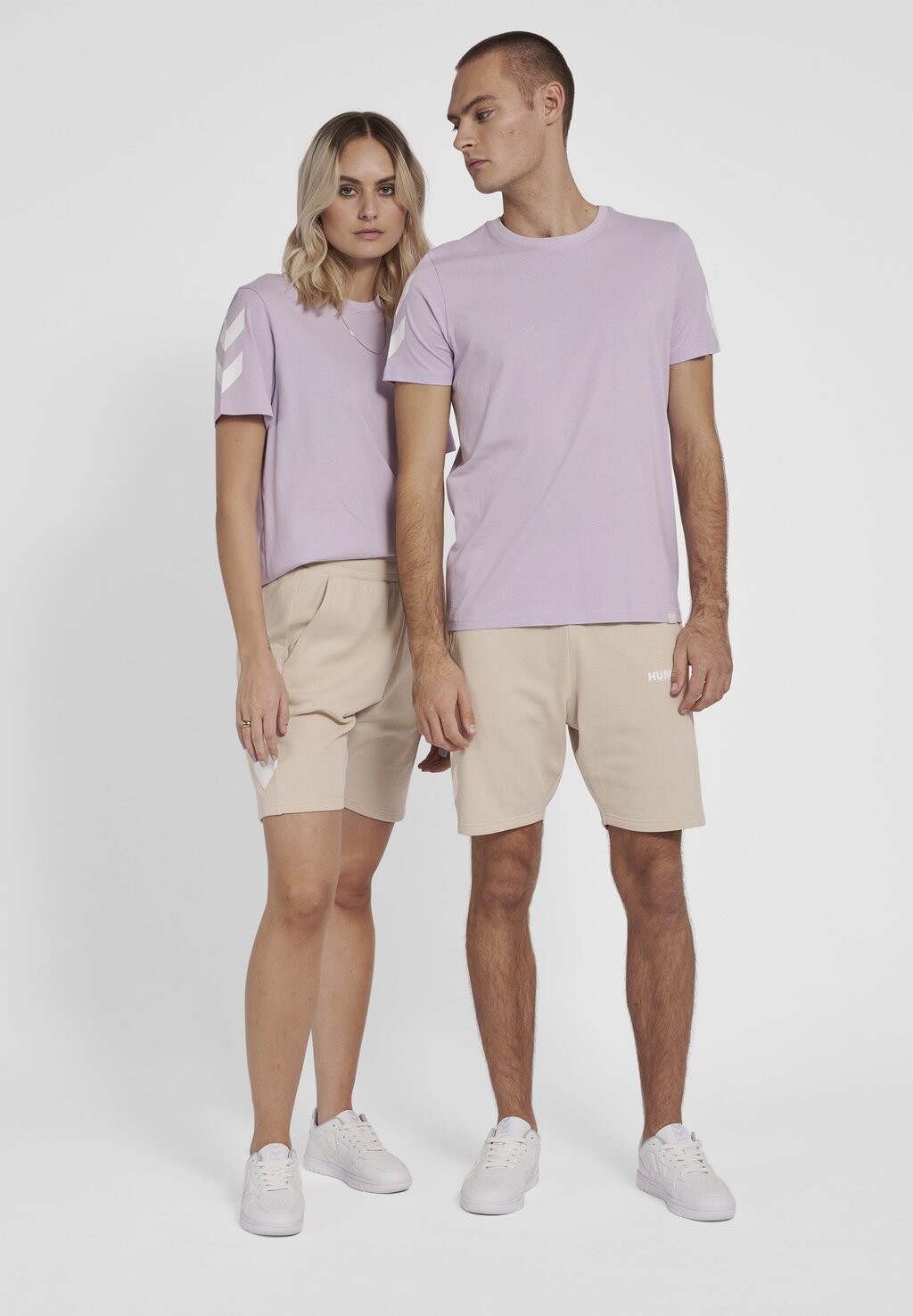 

Футболка с принтом Hummel, фиолетовый