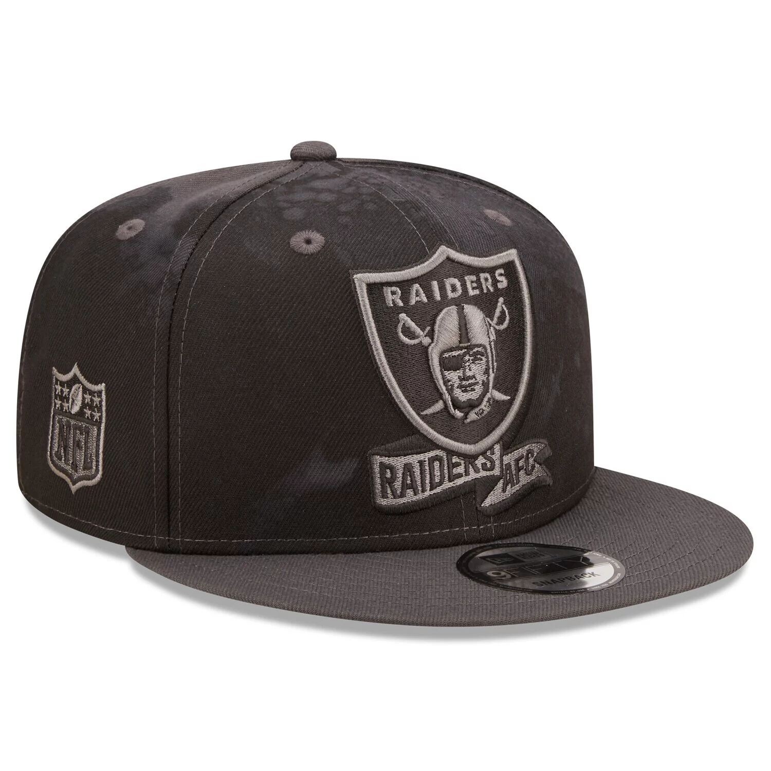 

Мужская серая кепка New Era Las Vegas Raiders Ink Dye Tonal 2022 Sideline 9FIFTY Snapback