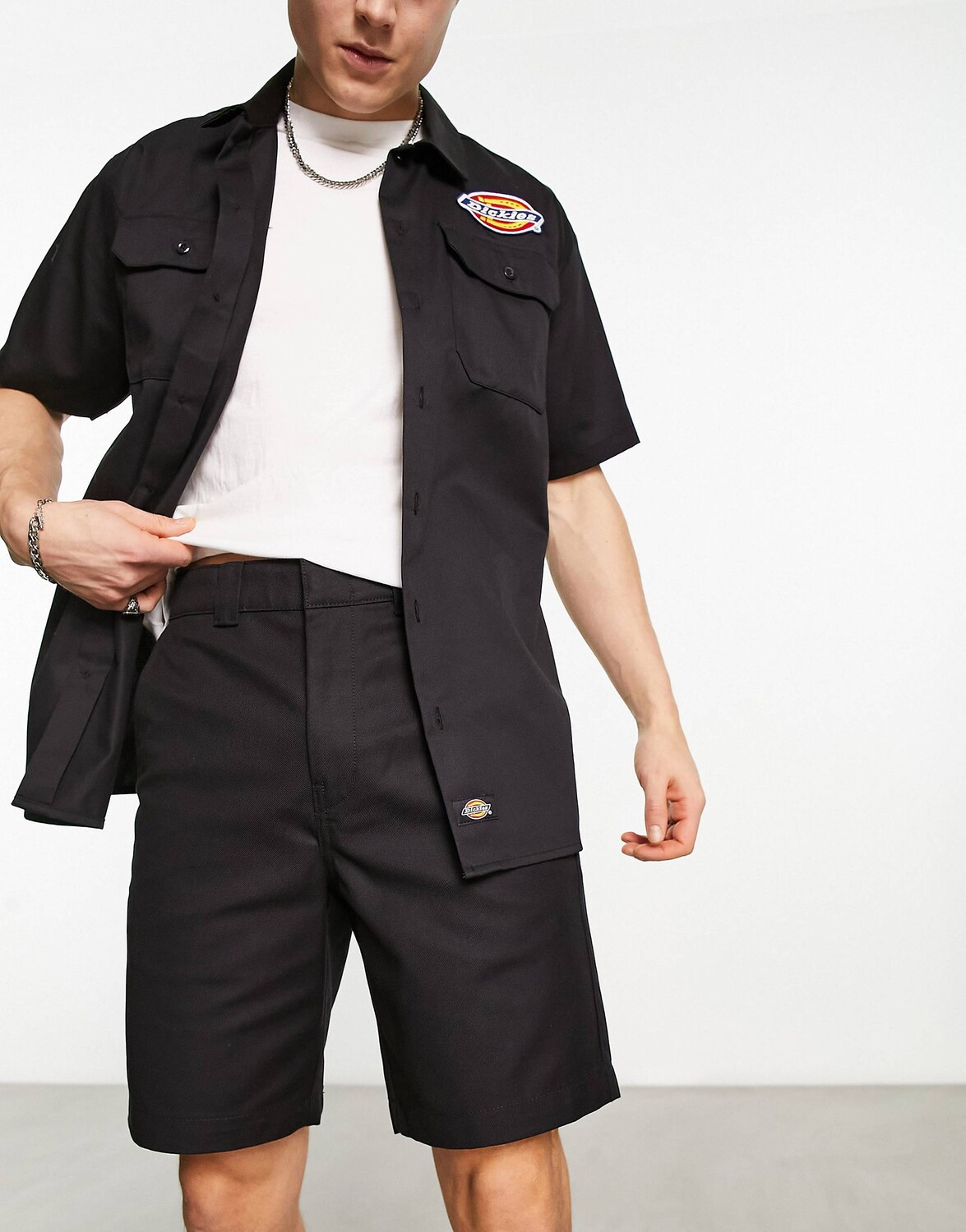 

Черные шорты чинос Dickies Cobden