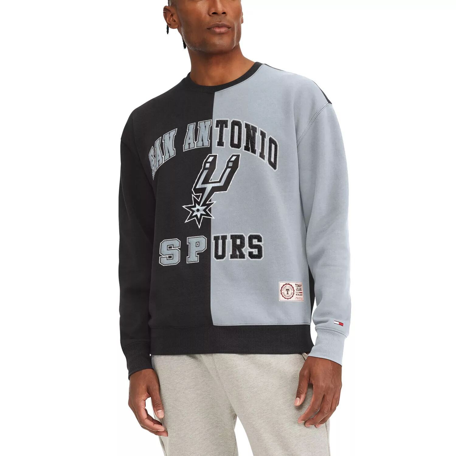 

Мужские джинсы Tommy Jeans черный/серый San Antonio Spurs Keith, пуловер с разрезом, толстовка