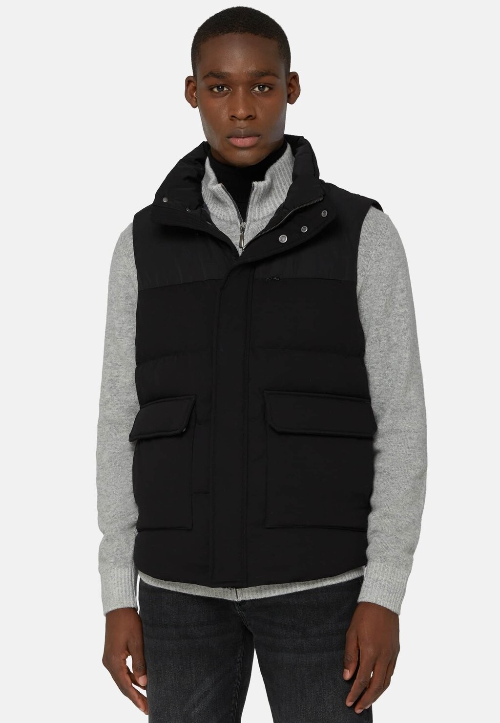 

Жилет Boggi Milano, цвет black