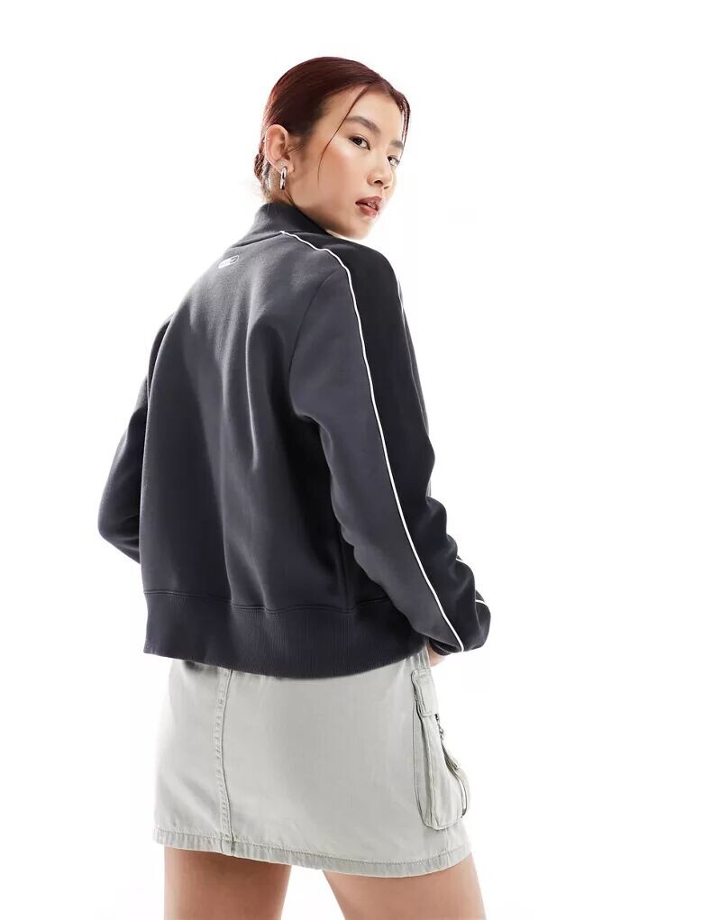 

Темно-серая флисовая спортивная куртка Nike streetwear