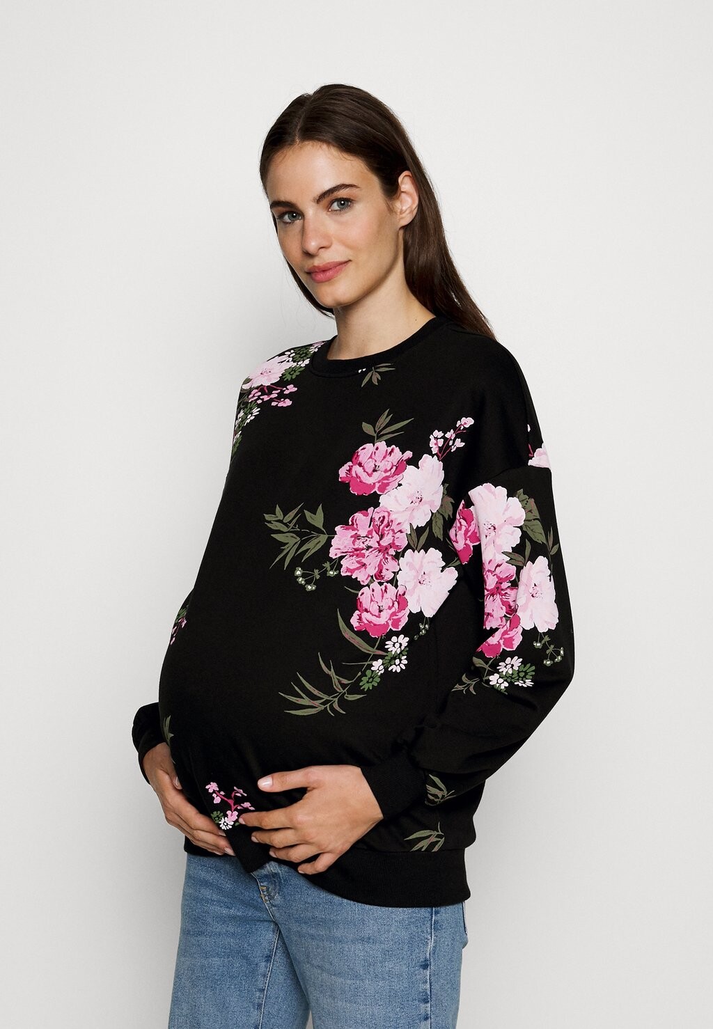 

Толстовка ONLY MATERNITY OLMWANTED FLOWERS, цвет black/romantic floral