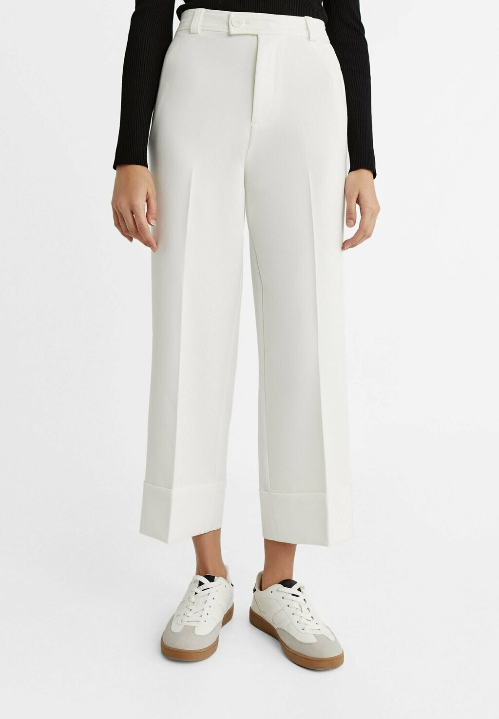 

Брюки Stradivarius, цвет white