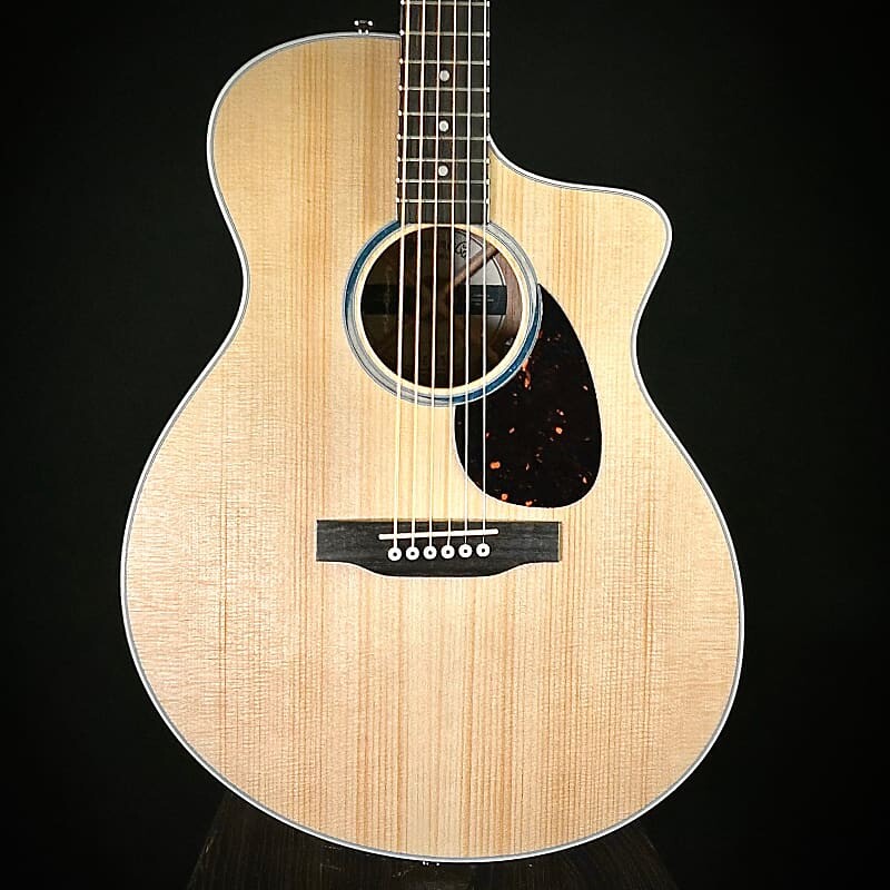 

Акустическая гитара Martin SC13E-01