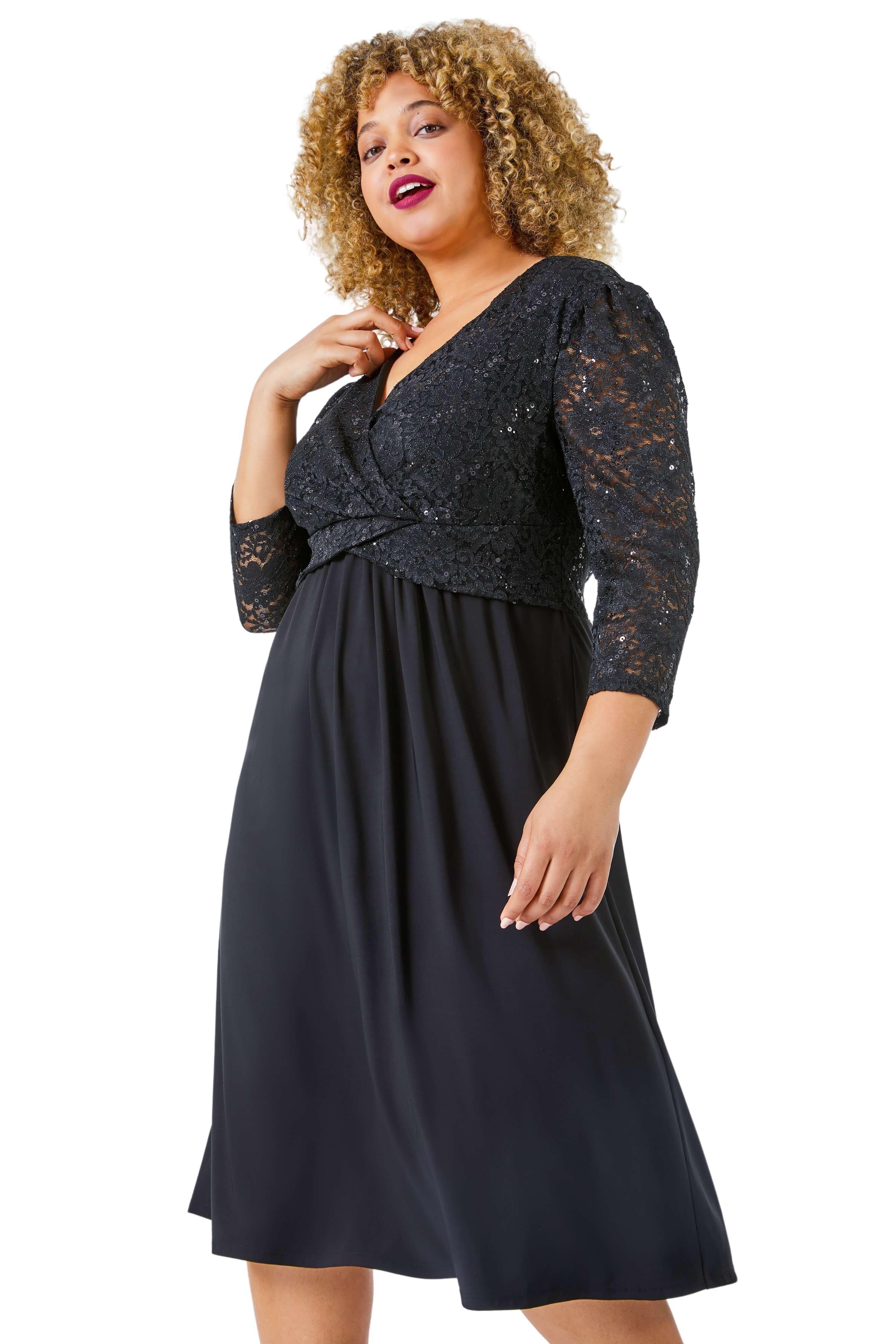 Кружевное платье с запахом и пайетками Curve Roman, черный фотографии