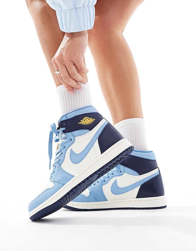 

Синие высокие кеды Nike Air Jordan 1