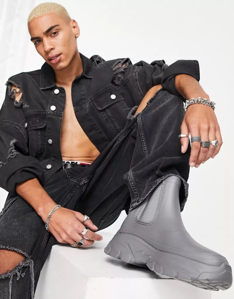 

Темно-серые объемные резиновые сапоги челси ASOS